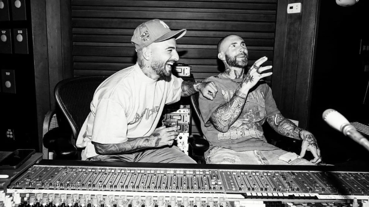 Maluma y Adam Levine