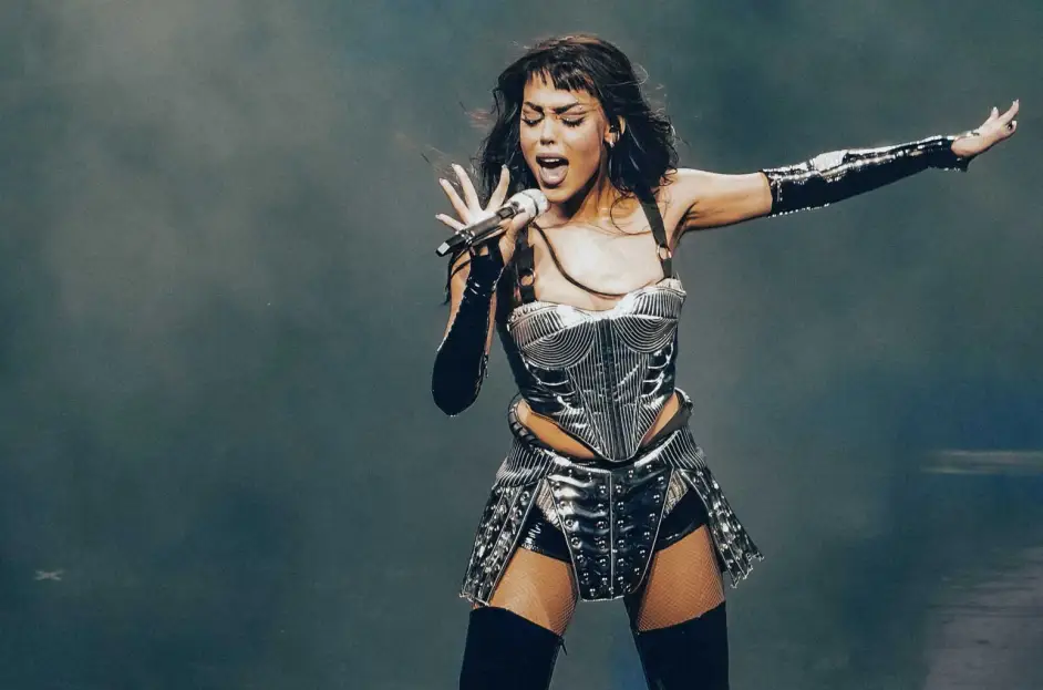 Danna Paola Heberto Laguna