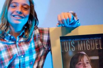 Izan Llunas, Español, actor, cantante, Luis Miguel: La serie, disco de oro, album, Sony Music, cover, Luis Miguel, mexicano, México,música, canción, La Malagueña, Decídete, abuelo, Dyango, chisme, Stars World Production