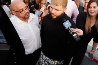 Farruko, cantante, reguetonero, acusado, tráfico de dinero, delito, ilegal, arrestaron, fianza, chisme, Puerto Rico, Stars World Production