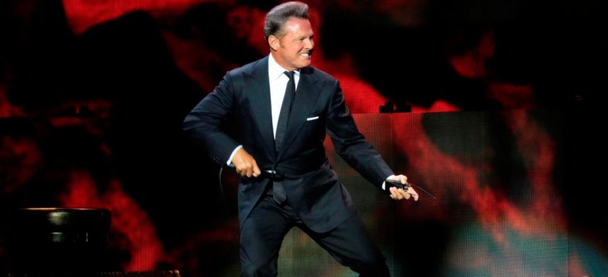 Luis Miguel, cantante, mexicano, México, mayor, entradas, vendidas, recaudado, último, mes, show, concierto, evento, musical, tour, problemas, auditivos, Stars World Production