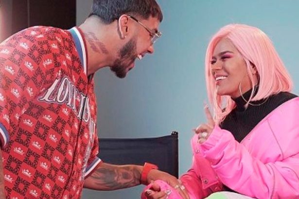 Karol G, estrenó, versión, vivo, pineapple, nueva canción, nuevo tema, new single, latina, éxito, hit, video, videoclip, redes sociales, Instagram, música, Stars World Production