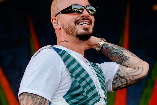J Balvin, firma, contrato, reconocido, famoso, mánager, Justin Bieber, Ariana Grande, viral, éxito, hit, redes sociales, Stars World Production