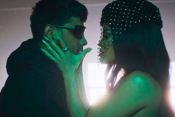 Natti Natasha, Chencho Corleone , video, videoclip, latinos, cantantes, Deja tus besos, colaboración, juntos, remix, canción, new single, nuevo tema, nueva canción, tema, canción, single, new, nuevo, nueva, éxito, hit, viral, redes sociales, Instagram, video, videoclip, Youtube, música, Stars World Production