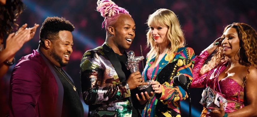 MTV Video Music Awards, show, presentación, momentos, sorprendente, cantantes, latinos, ganadores, artistas, música, Stars World Production