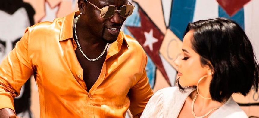 Becky G, cantante, latina, Akon, lanzan, Como no, lanzar, estrenar, video, videoclip, canción, new single, nuevo tema, nueva canción, tema, canción, single, new, nuevo, nueva, éxito, hit, viral, redes sociales, Instagram, video, videoclip, Youtube, música, Stars World Production