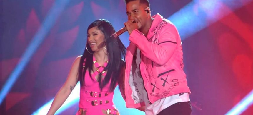 Cardi B, Romeo Santos, cantantes, latinos, presentación, show, concierto, tour, escenario, cantar, Obsesión, tema, canción, single, hit, éxito, viral, video, Youtube, redes sociales, Instagram, música, Stars World Production