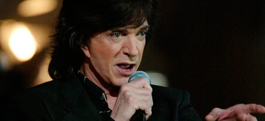 Camilo Sesto, cantante, romantico, romance, baladas, hit, éxito, viral, redes sociales, Instagram, video, videoclip, Youtube, música, Stars World Production