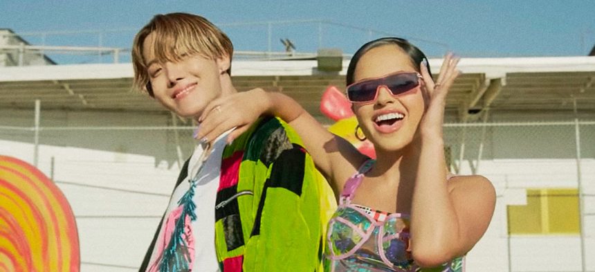 Becky G, J-Hope, BTS, lanzan, Chicken Noodle Soup, raíces, latinas, cantantes, lanzar, estrenar, video, videoclip, canción, new single, nuevo tema, nueva canción, tema, canción, single, new, nuevo, nueva, éxito, hit, viral, redes sociales, Instagram, video, videoclip, Youtube, música, Stars World Production
