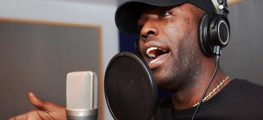 Chocolate, Chocolate MC, disco de oro, bajanda, A veces, cantante, latino, cubano, Cuba, canción, new single, nuevo tema, nueva canción, tema, canción, single, new, nuevo, nueva, éxito, hit, viral, redes sociales, Instagram, video, videoclip, Youtube, música, Stars World Production