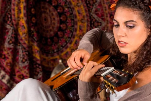 Lorena Blume, cantante, peruana, Perú, Alma sola, lanza, lanzar, estrenar, video, videoclip, canción, new single, nuevo tema, nueva canción, tema, canción, single, new, nuevo, nueva, éxito, hit, viral, redes sociales, Instagram, video, videoclip, Youtube, música, Stars World Production