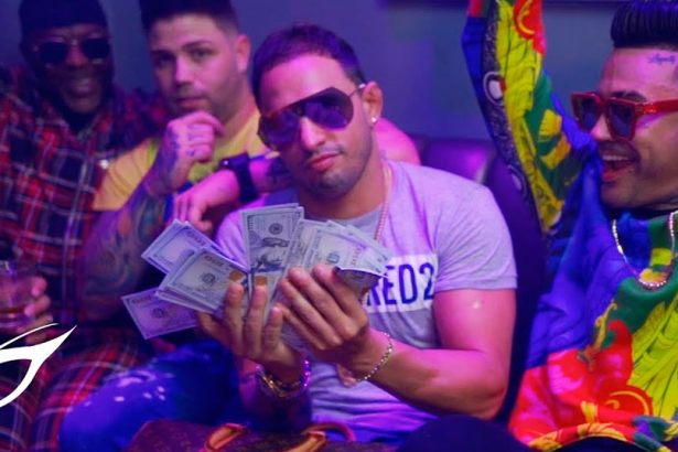 Yakarta, El Negrito, Demasiado dura, lanzan, lanzar, estrenar, video, videoclip, canción, new single, nuevo tema, nueva canción, tema, canción, single, new, nuevo, nueva, éxito, hit, viral, redes sociales, Instagram, video, videoclip, Youtube, música, Stars World Production