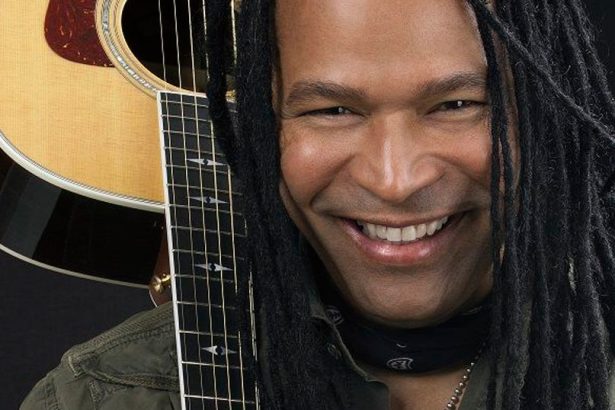 Amaury Gutiérrez, cantante, latino, lanza, Quédate, lanzar, estrenar, video, videoclip, canción, new single, nuevo tema, nueva canción, tema, canción, single, new, nuevo, nueva, éxito, hit, viral, redes sociales, Instagram, video, videoclip, Youtube, música, Stars World Production