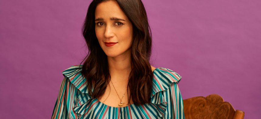 Julieta Venegas, cantante, mexicana, México, lanza, nuevo, álbum, teatro, obra, La enamorada, lanzar, estrenar, video, videoclip, canción, new single, nuevo tema, nueva canción, tema, canción, single, new, nuevo, nueva, éxito, hit, viral, redes sociales, Instagram, video, videoclip, Youtube, música, Stars World Production