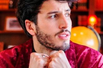 Sebastián Yatra, cantante, latino, colombiano, Colombia, estrena, presenta, nuevo, new, cambio, look, apariencia, rapar, corte, viral, hit, éxito, foto, redes sociales, Instagram, música, Stars World Production