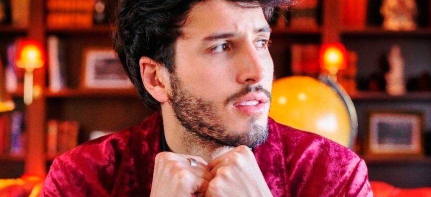 Sebastián Yatra, cantante, latino, colombiano, Colombia, estrena, presenta, nuevo, new, cambio, look, apariencia, rapar, corte, viral, hit, éxito, foto, redes sociales, Instagram, música, Stars World Production