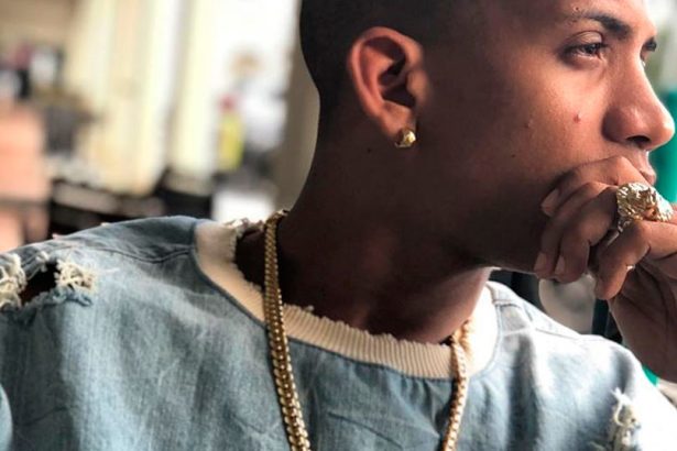 El Uniko, cantante, cubano, Cuba, latino, lanza, Y sentí, lanzar, estrenar, video, videoclip, canción, new single, nuevo tema, nueva canción, tema, canción, single, new, nuevo, nueva, éxito, hit, viral, redes sociales, Instagram, video, videoclip, Youtube, música, Stars World Production