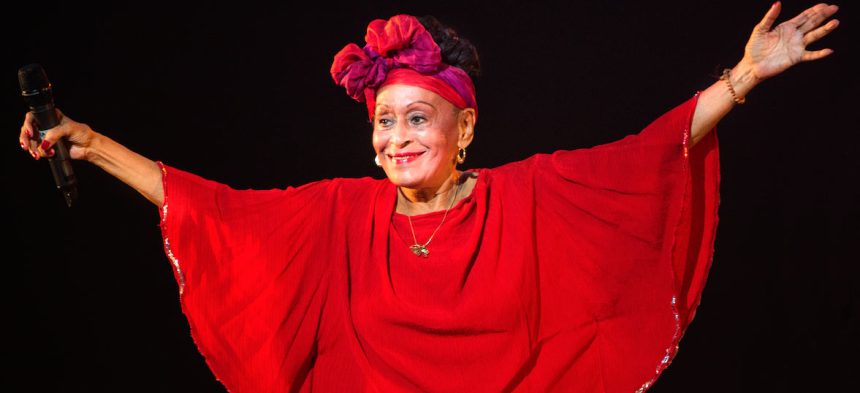 Omara Portuondo, cantante, cubana, Cuba, reconocimiento, premio, excelencia, musical, gala, evento, show, presentación, viral, hit, éxito, redes sociales, Instagram, música, Stars World Production