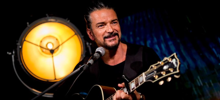 Ricardo Arjona, cantante, latino, regresa, industria, musical, increíble, producción, álbum, Blanco y Negro, viral, hit, éxito, video, redes sociales, Instagram, video, Youtube, desafía, música, Stars World Production