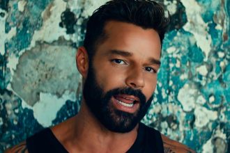 Ricky Martin, cantante, latino, Tiburones, lanza, puertorriqueño, Puerto Rico, nuevo álbum, producción musical, lanzan, lanzar, estrenar, video, videoclip, canción, new single, nuevo tema, nueva canción, tema, canción, single, new, nuevo, nueva, éxito, hit, viral, redes sociales, Instagram, video, videoclip, Youtube, música, Stars World Production