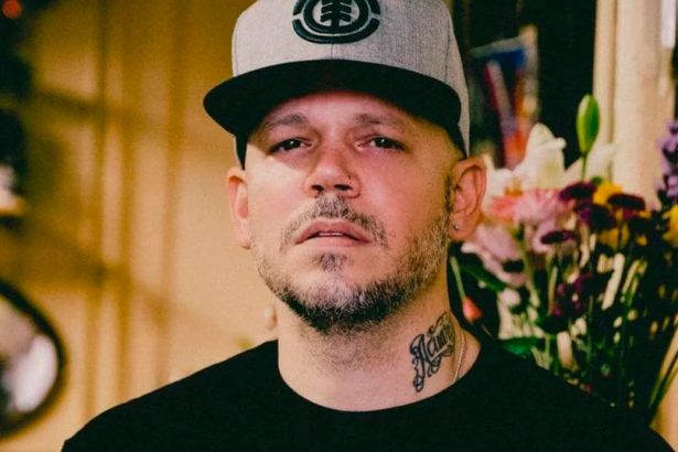 Residente, cantante, puertorriqueño, Puerto Rico, latino, testimonio de vida, testimonio, vida, lanza, emoción, sentimientos, sorprendió, René, lanza, Lo siento mucho, lanzar, estrenar, video, videoclip, canción, new single, nuevo tema, nueva canción, tema, canción, single, new, nuevo, nueva, éxito, hit, viral, redes sociales, Instagram, video, videoclip, Youtube, música, Stars World Production