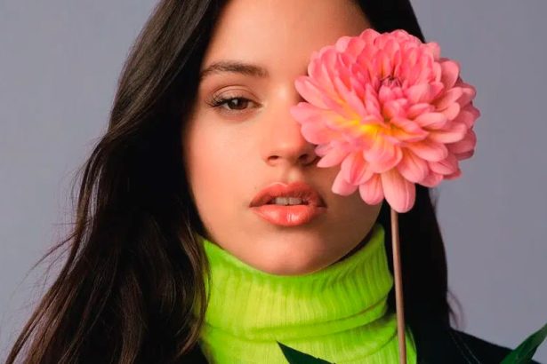 documental, española, España, Rosalía, historia, vida, biografía, cantante, video, Youtube, éxito, hit, viral, redes sociales, Instagram, música, Stars World Production