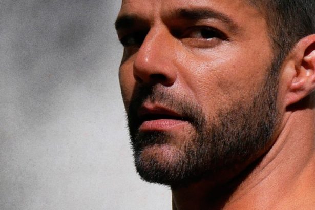 Ricky Martin, Puerto Rico, puertorriqueño, cantante, latino, Pausa, lanza, estreno, lanzar, estrenar, video, videoclip, new single, nuevo tema, nueva canción, tema, canción, single, new, nuevo, nueva, éxito, hit, viral, redes sociales, Instagram, video, videoclip, Youtube, música, Stars World Production