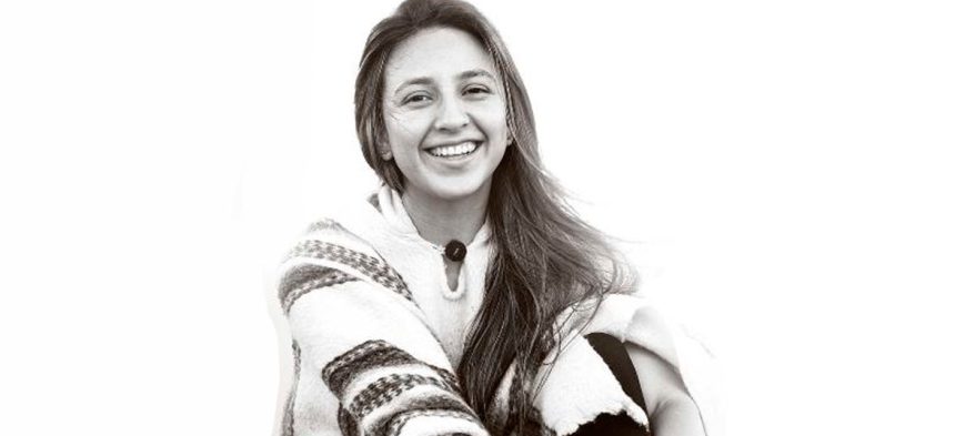 Vivi, Viviana Maldonado Vera, Ecuatoriana, cantante, latina, Ecuador, lanza, lanzan, primer, El Camaleón, estreno, lanzar, estrenar, video, videoclip, new single, nuevo tema, nueva canción, tema, canción, single, new, nuevo, nueva, éxito, hit, viral, redes sociales, Instagram, video, videoclip, Youtube, música, Stars World Production
