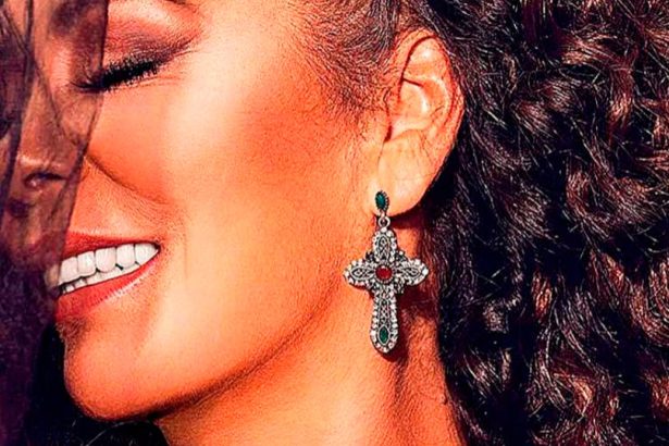 Isabel Pantoja, cantante, española, España, lanzan, lanza, Esta es mi vida, estreno, lanzar, estrenar, video, videoclip, new single, nuevo tema, nueva canción, tema, canción, single, new, nuevo, nueva, éxito, hit, viral, redes sociales, Instagram, video, videoclip, Youtube, música, Stars World Production