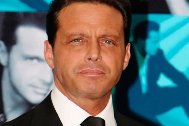 Luis Miguel, cantante, mexicano, México, latino, sorprende, comparte, dueto, Rey del pop, Michael Jackson, lanza, lanzan, Sol de México, Sonríe, Smile, tema, canción, single, éxito, hit, viral, redes sociales, Instagram, video, videoclip, Youtube, música, Stars World Production