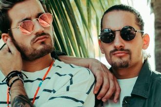 Mau y Ricky, hermanos, duo, grupo, agrupación, Ricardo Montaner, lanzan, lanza, cantantes, latinos, venezolanos, Venezuela, Papás, estrenar, video, videoclip, new single, nuevo tema, nueva canción, tema, canción, single, new, nuevo, nueva, éxito, hit, viral, redes sociales, Instagram, video, videoclip, Youtube, música, Stars World Production