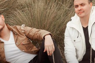 Río Roma, duo, hermanos, cantantes, latinos, grupo, agrupación, mexicanos, mexicano, México, mensaje, ayuda, social, industria, entretenimiento, lanza, lanzan, Gracias un millón, estrenar, video, videoclip, new single, nuevo tema, nueva canción, tema, canción, single, new, nuevo, nueva, éxito, hit, viral, redes sociales, Instagram, video, videoclip, Youtube, música, Stars World Production