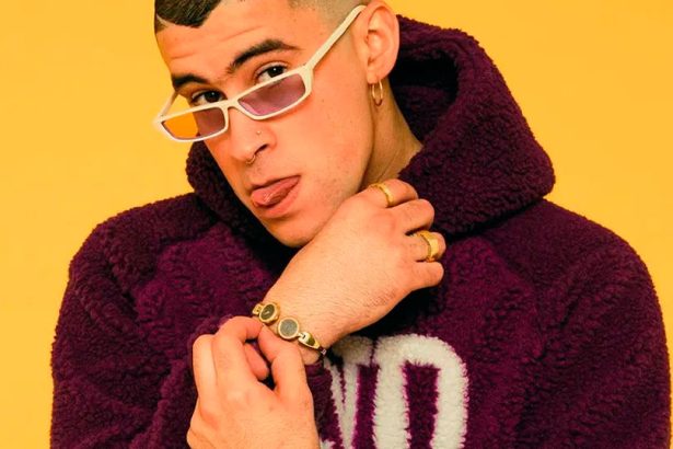 Bad Bunny, cantante, latino, puertorriqueño, Puerto Rico, lanza, lanzan, compositor, del año, premio, reconocimiento, criticas, enemigos, fans, seguidores, sorprende, Compositor del año, estrenar, video, videoclip, new single, nuevo tema, nueva canción, tema, canción, single, new, nuevo, nueva, éxito, hit, viral, redes sociales, Instagram, video, videoclip, Youtube, música, Stars World Production