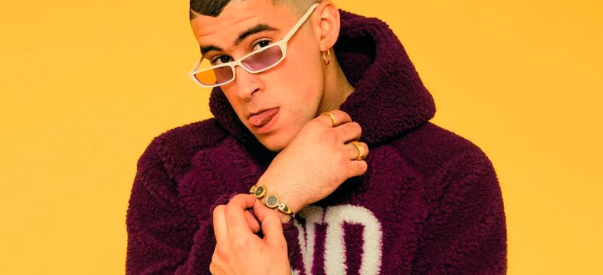 Bad Bunny, cantante, latino, puertorriqueño, Puerto Rico, lanza, lanzan, compositor, del año, premio, reconocimiento, criticas, enemigos, fans, seguidores, sorprende, Compositor del año, estrenar, video, videoclip, new single, nuevo tema, nueva canción, tema, canción, single, new, nuevo, nueva, éxito, hit, viral, redes sociales, Instagram, video, videoclip, Youtube, música, Stars World Production