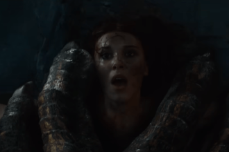 Millie Bobby Brown como Elodie en 'Damsel'