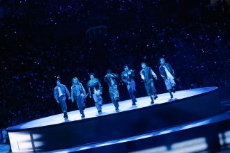 Montaje del escenario de BTS en el estadio Nemesio Camacho El Campín de Bogotá.