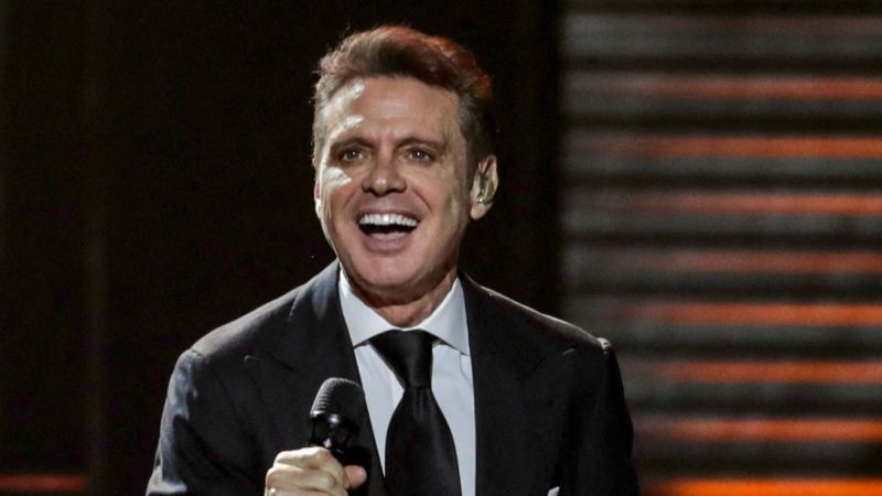 Luis Miguel anuncia su regreso a los escenarios con el