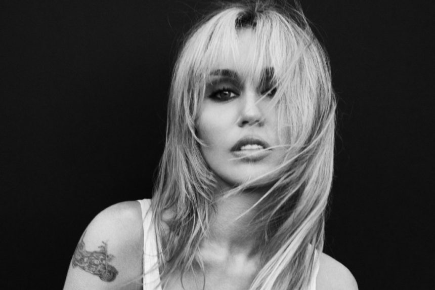 Miley Cyrus anuncia su décimo álbum de estudio, Bass Persuades