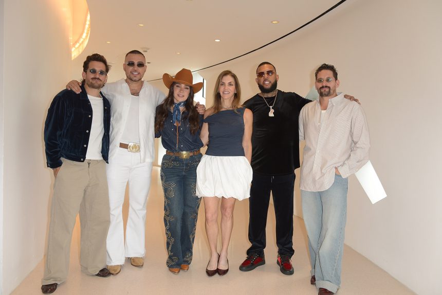Bebeshito, Jessi Uribe y más artistas en la conferencia de prensa de la Semana Billboard de la Música Latina 2026.