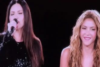 Shakira y Laura Pausini durante el tercer concierto de la residencia en Madrid.